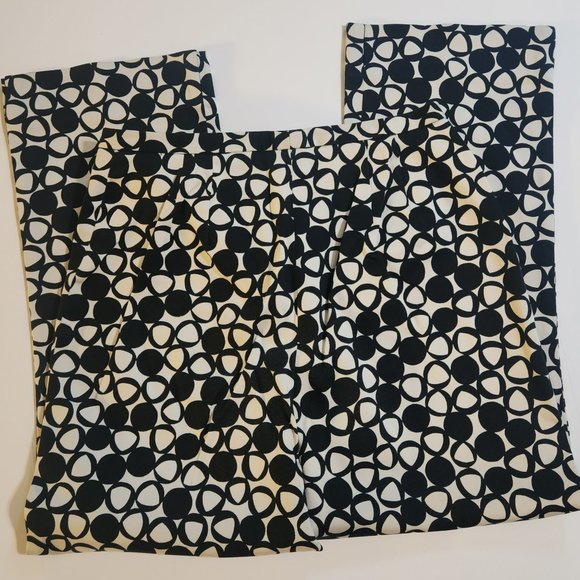 INC International Concepts - Cream/Black Geometric STRETCH Capri Pants - Size 6 - Picture 2 of 8